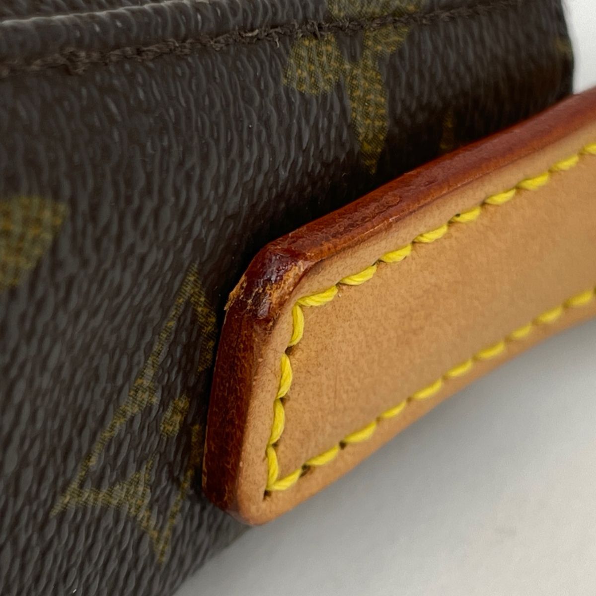 Louis Vuitton Looping MM Shoulder Bag Monogram Brown — view 4