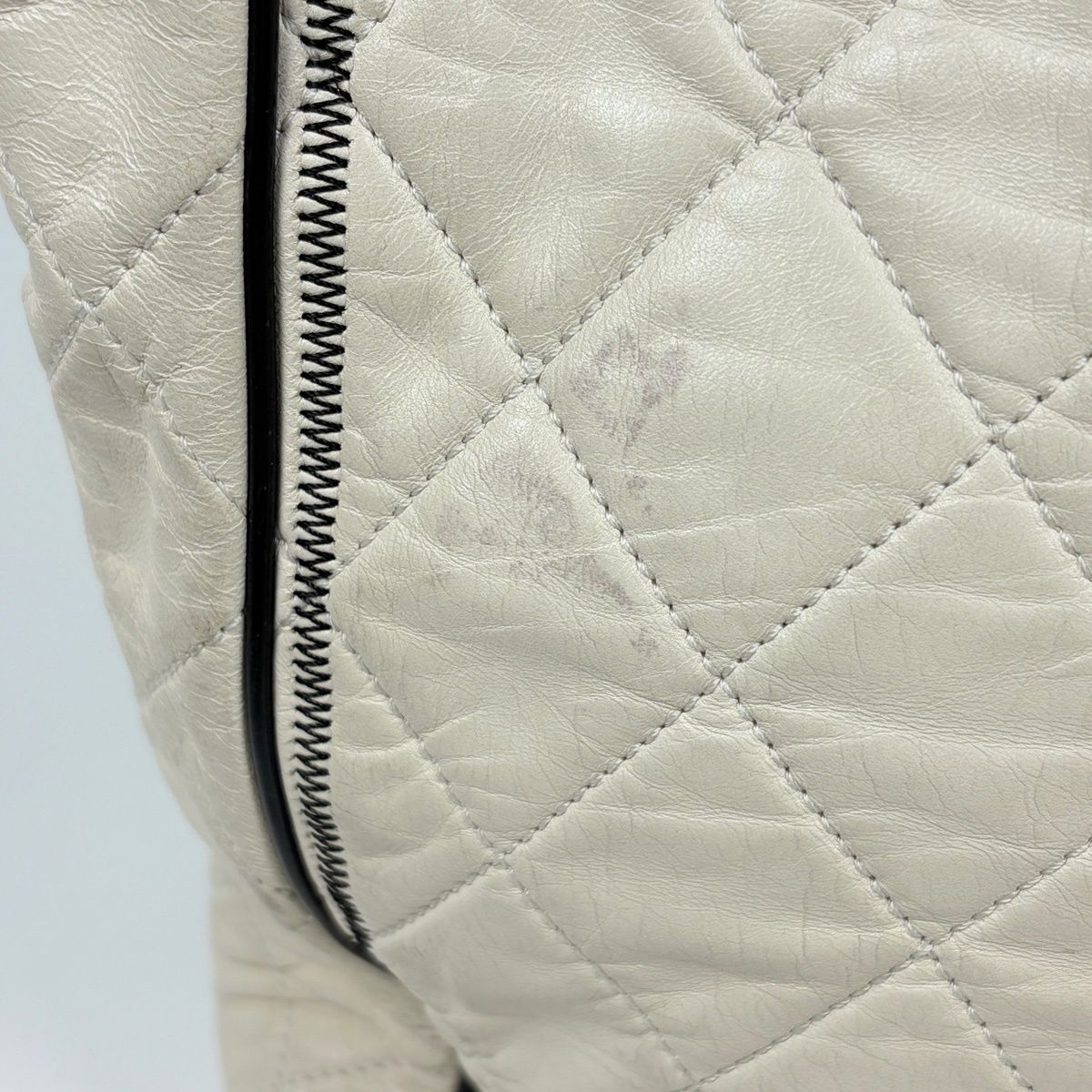 Chanel East Waist 2.55 Tote 2-Way Chain Leather Ivory — view 4