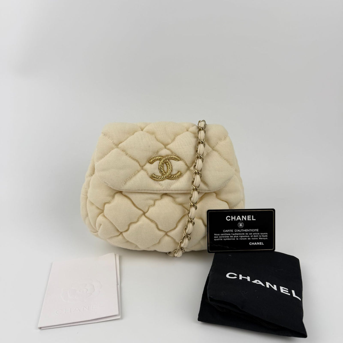 Chanel CC Logo Bubble Quilt Chain Shoulder Bag Crossbody Cream Cotton Vintage — view 4