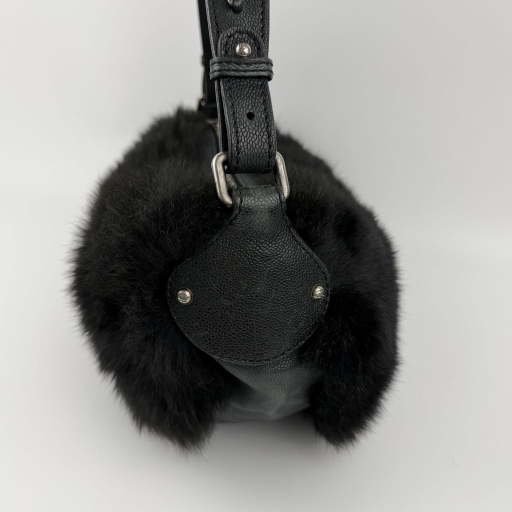 Chanel CC Logo Shoulder Bag Black Vintage — view 7