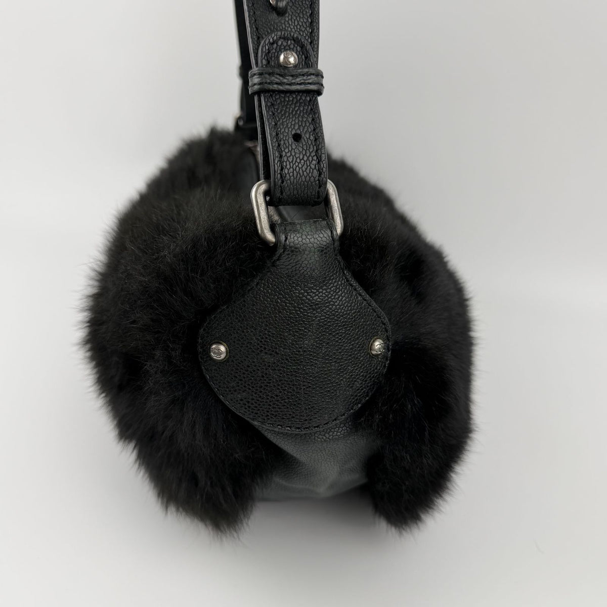 Chanel CC Logo Shoulder Bag Black Vintage — view 7