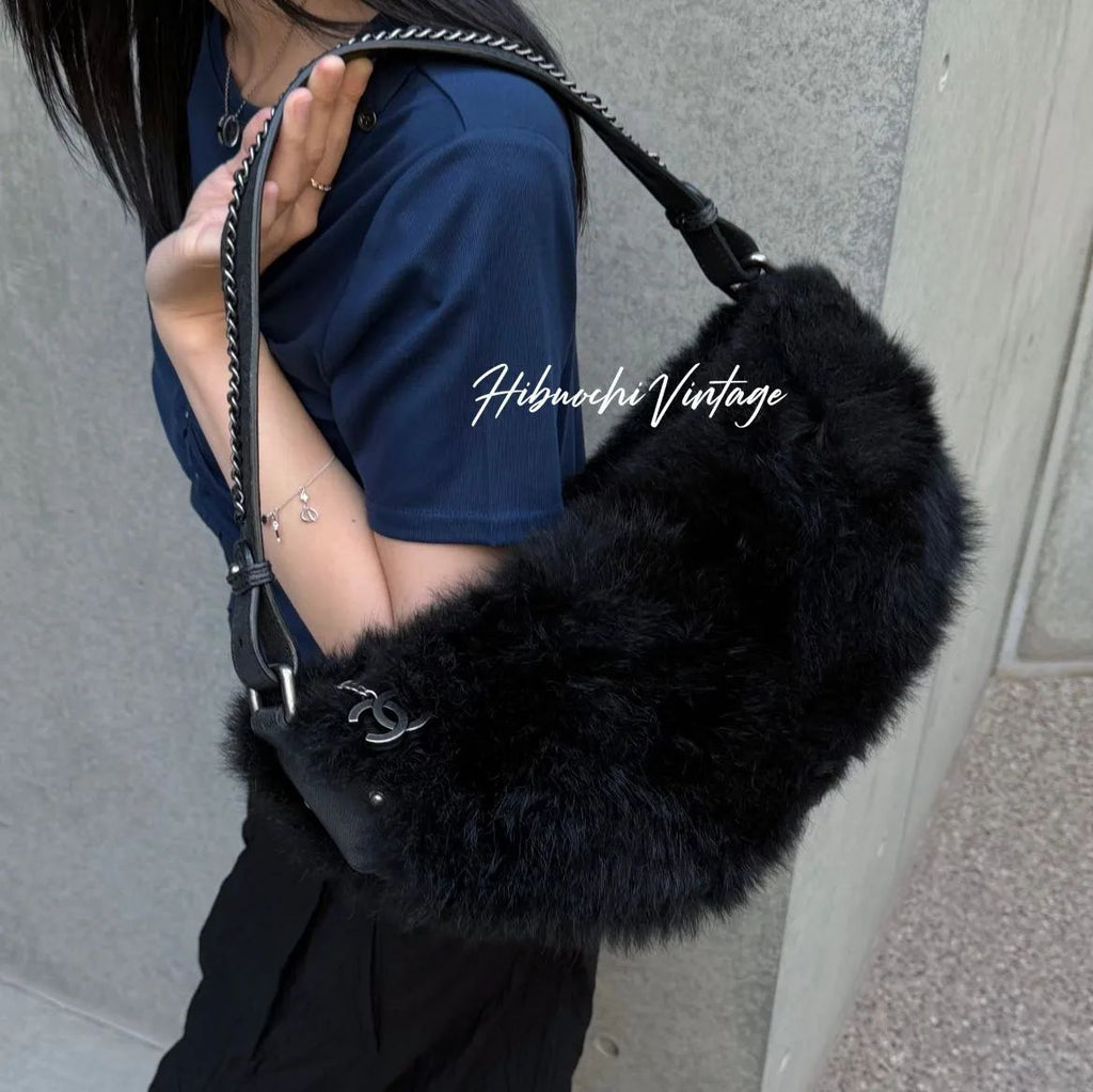 Chanel CC Logo Shoulder Bag Black Vintage