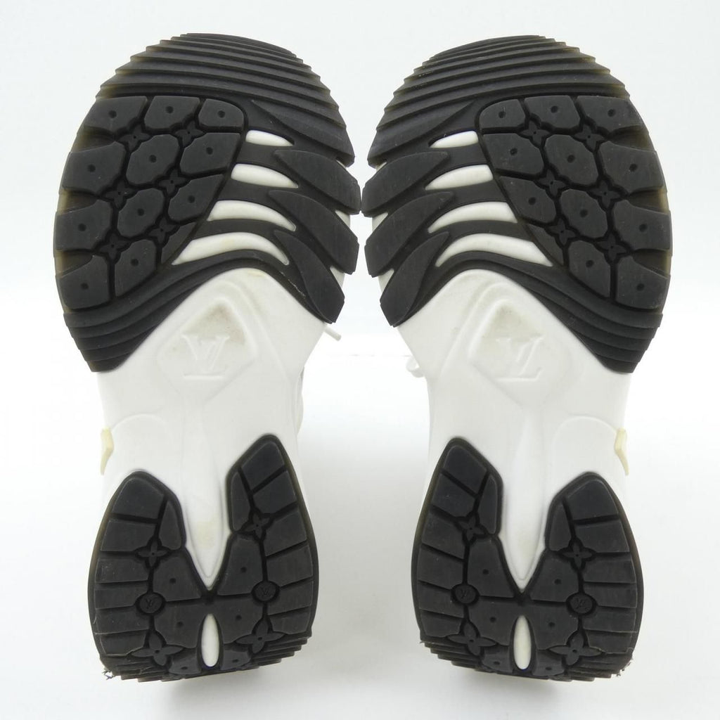 Louis Vuitton Run Sneakers — view 4