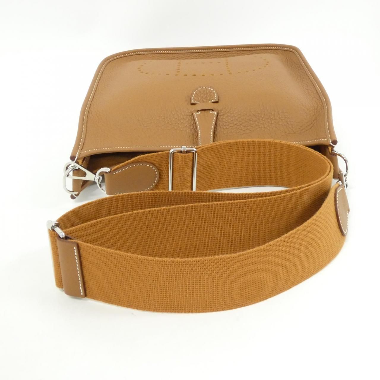 Hermes Evelyne 3 PM Shoulder Bag — view 4