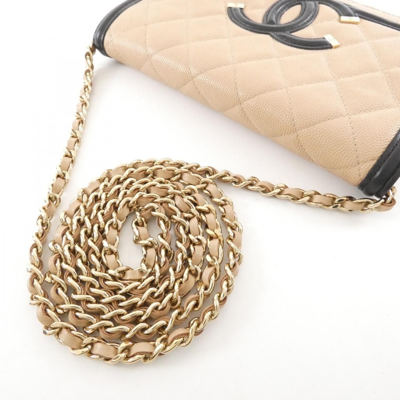 Chanel Chain Shoulder Bag Beige — view 6