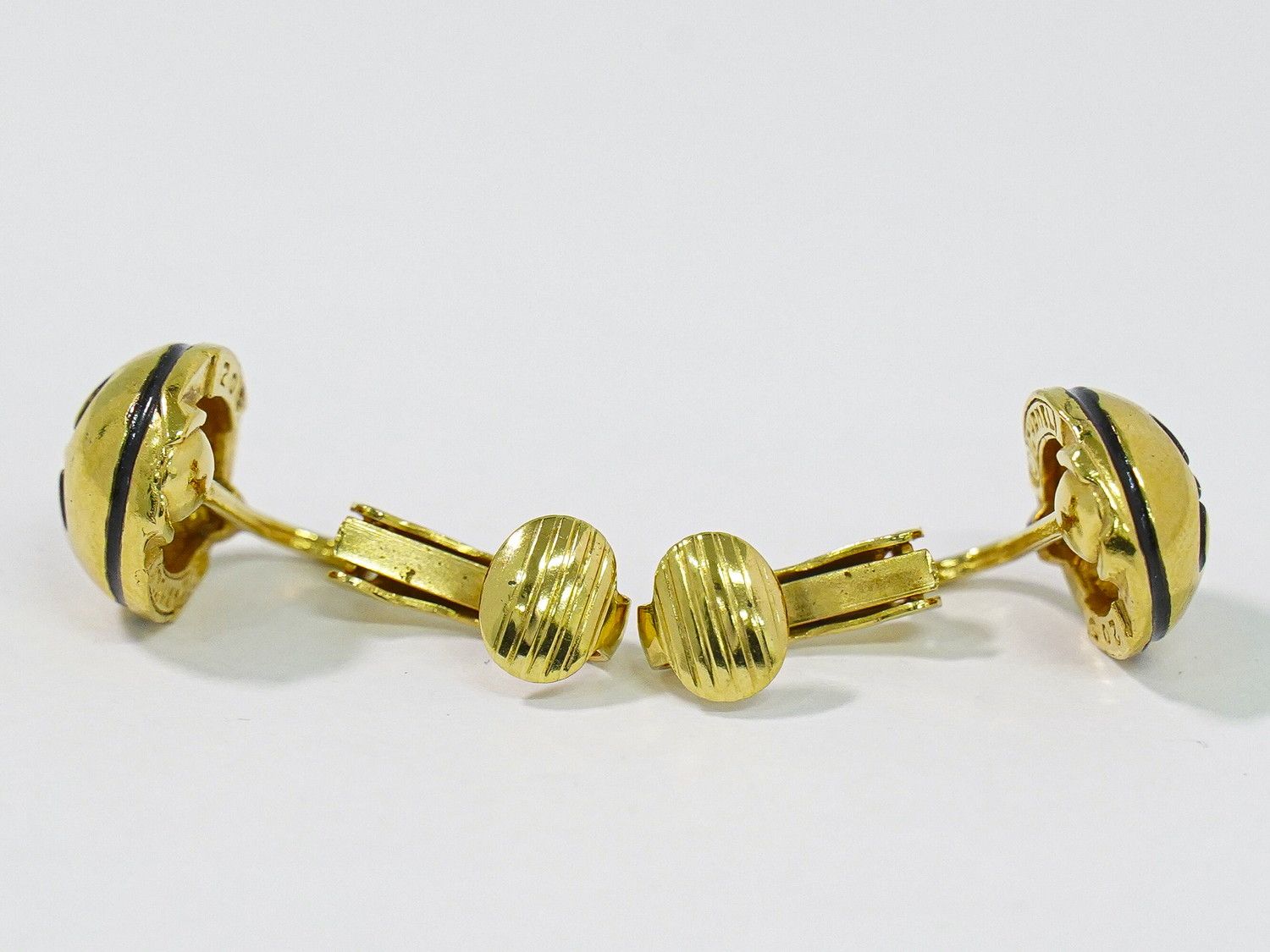 Chanel CC Logo Earrings Gold Plated — view 3