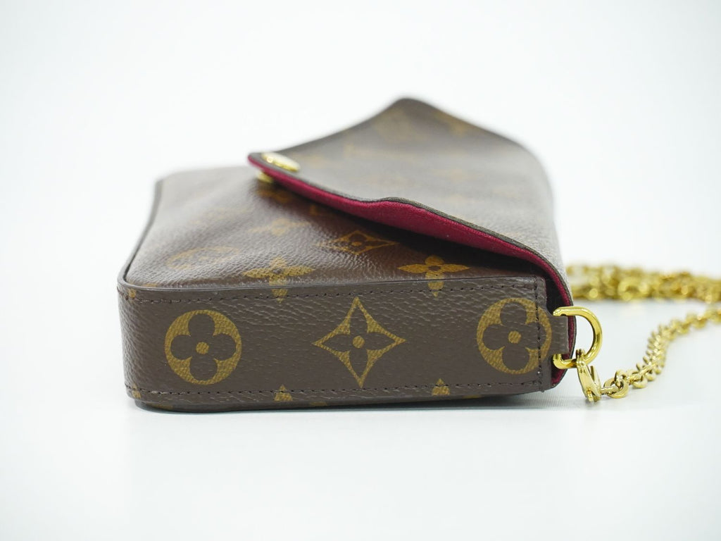 Louis Vuitton LV Vintage Shoulder Bag — view 4