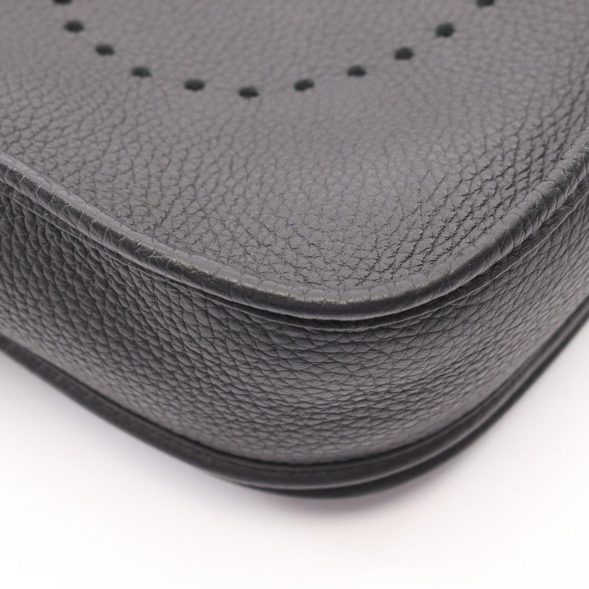 Hermes Shoulder Bag Evelyne 3 Trois PM Black Leather — view 6