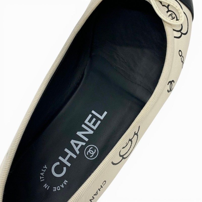 Chanel Flat Shoes Lambskin White Black Ballerina CC Logo Camellia Ribbon Ballet — view 7