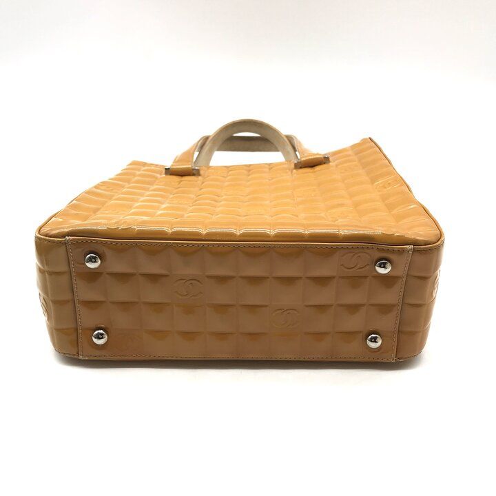 Chanel CC Logo Chocolate Bar Patent Hand Tote Yellow — view 4
