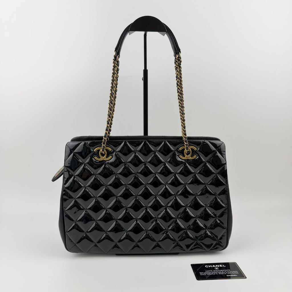Chanel CC Logo Quilted Chain Shoulder Bag Black Enamel Vintage — view 3