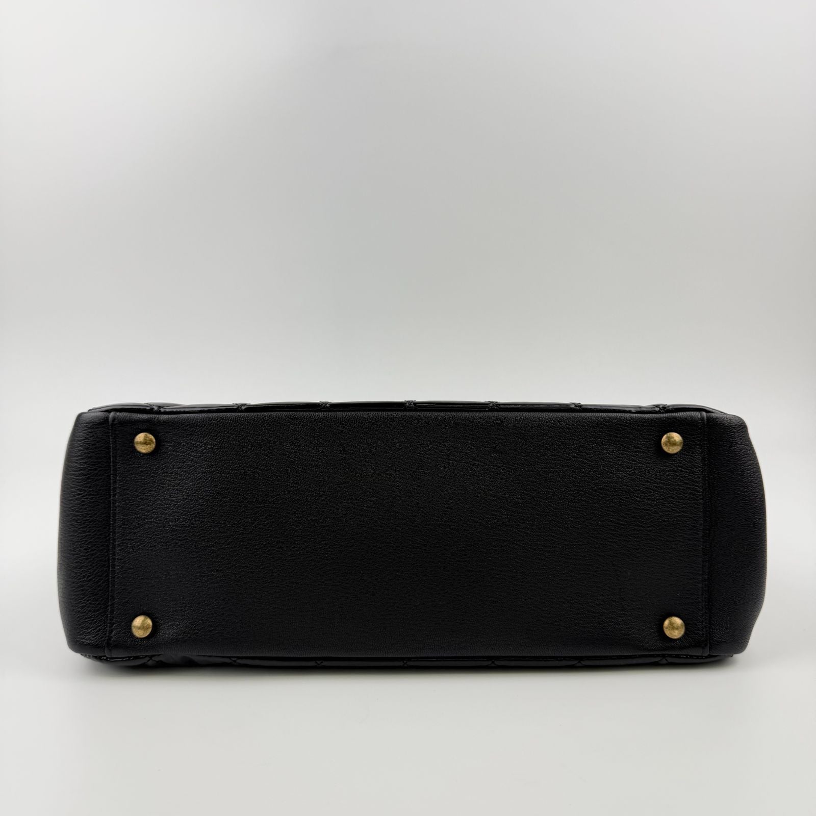 Chanel CC Logo Quilted Chain Shoulder Bag Black Enamel Vintage — view 8