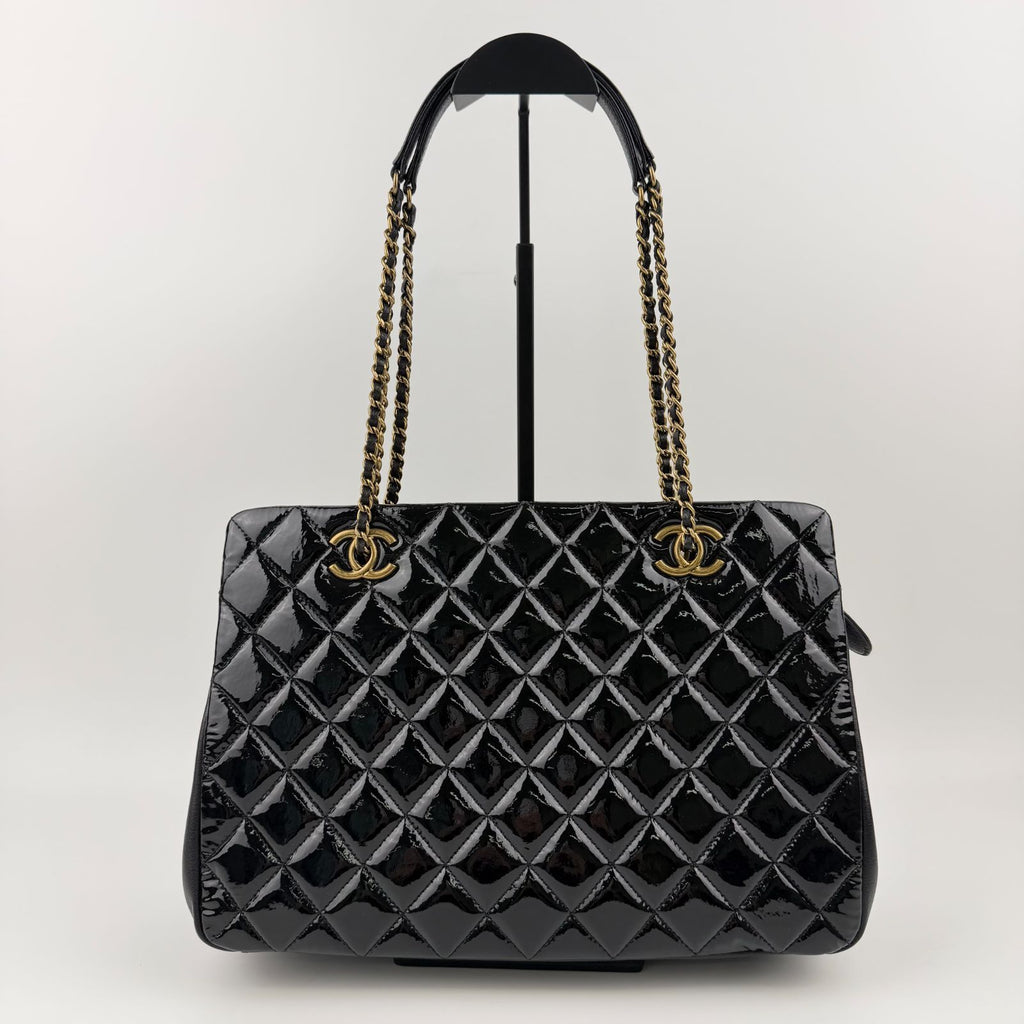 Chanel CC Logo Quilted Chain Shoulder Bag Black Enamel Vintage — view 5