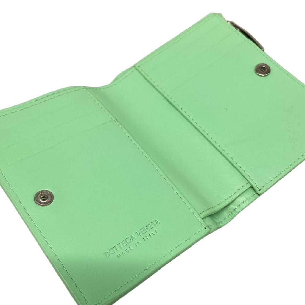 Bottega Veneta Bifold Wallet Maxi Intrecciato Light Green Leather — view 3