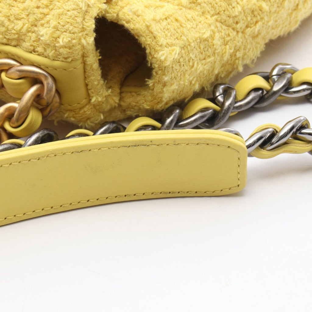 Chanel Shoulder Bag 19 D'isneuf Quilted 2-Way Yellow Fabric 19 Chain — view 8