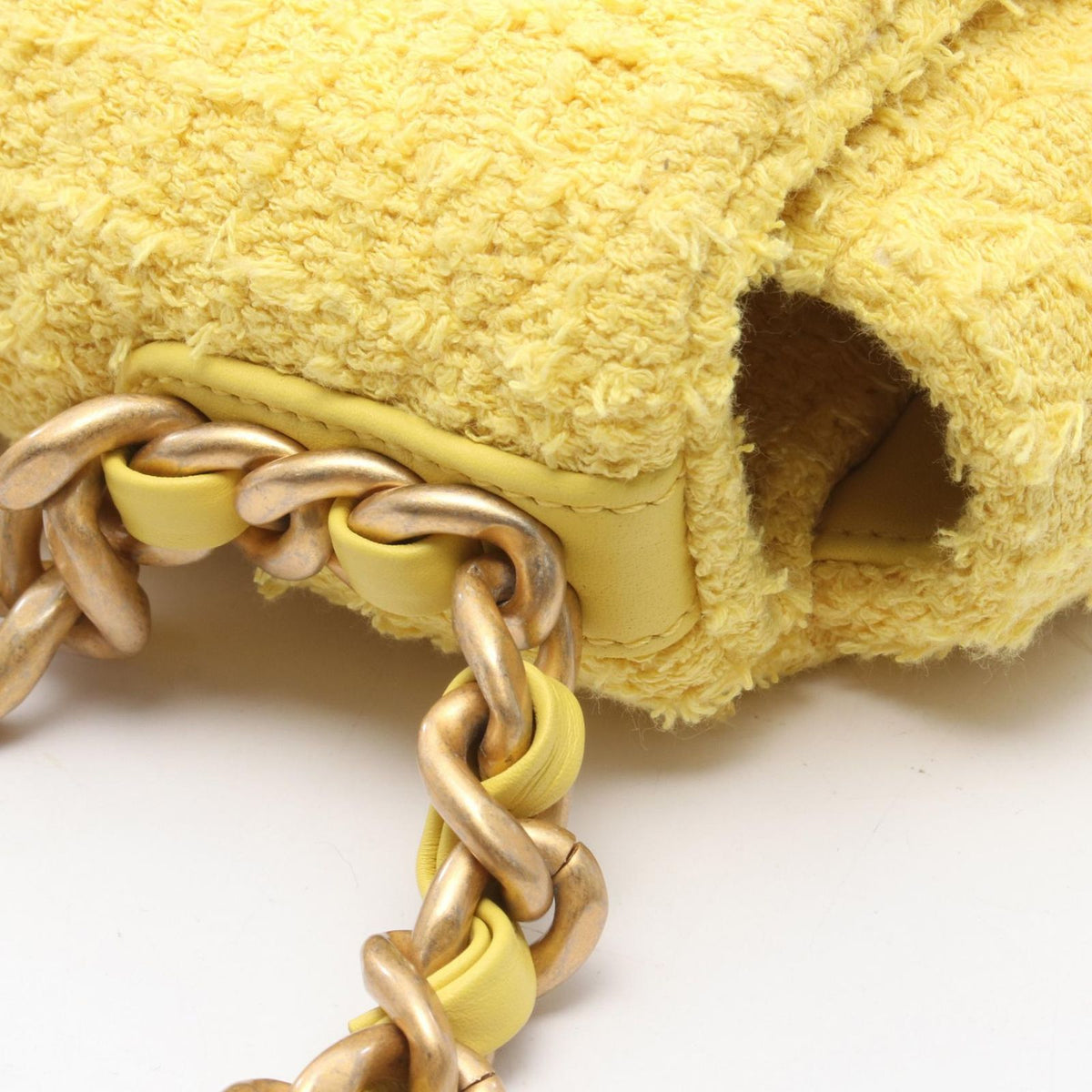 Chanel Shoulder Bag 19 D'isneuf Quilted 2-Way Yellow Fabric 19 Chain — view 7