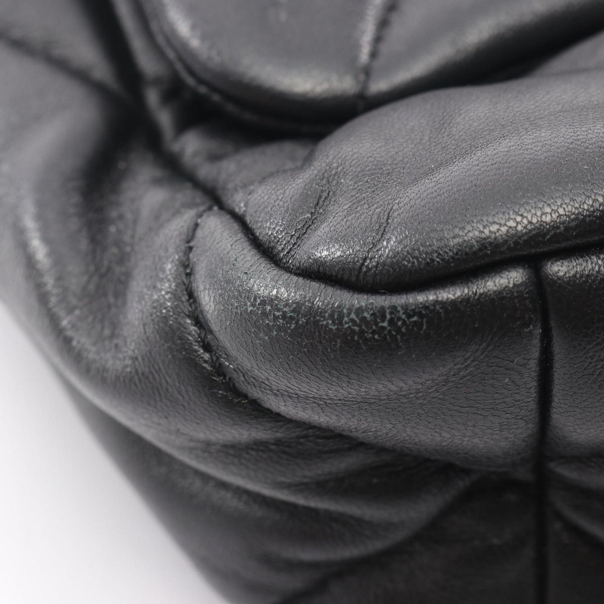 Chanel Shoulder Bag 19 D'isneuf Quilted 2-Way Black Lambskin 19 Chain — view 8