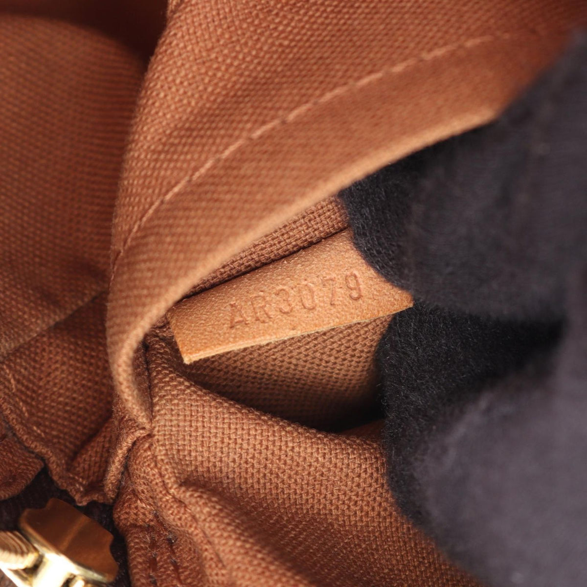Louis Vuitton Shoulder Bag Trotteur Boble Canvas Leather — view 5