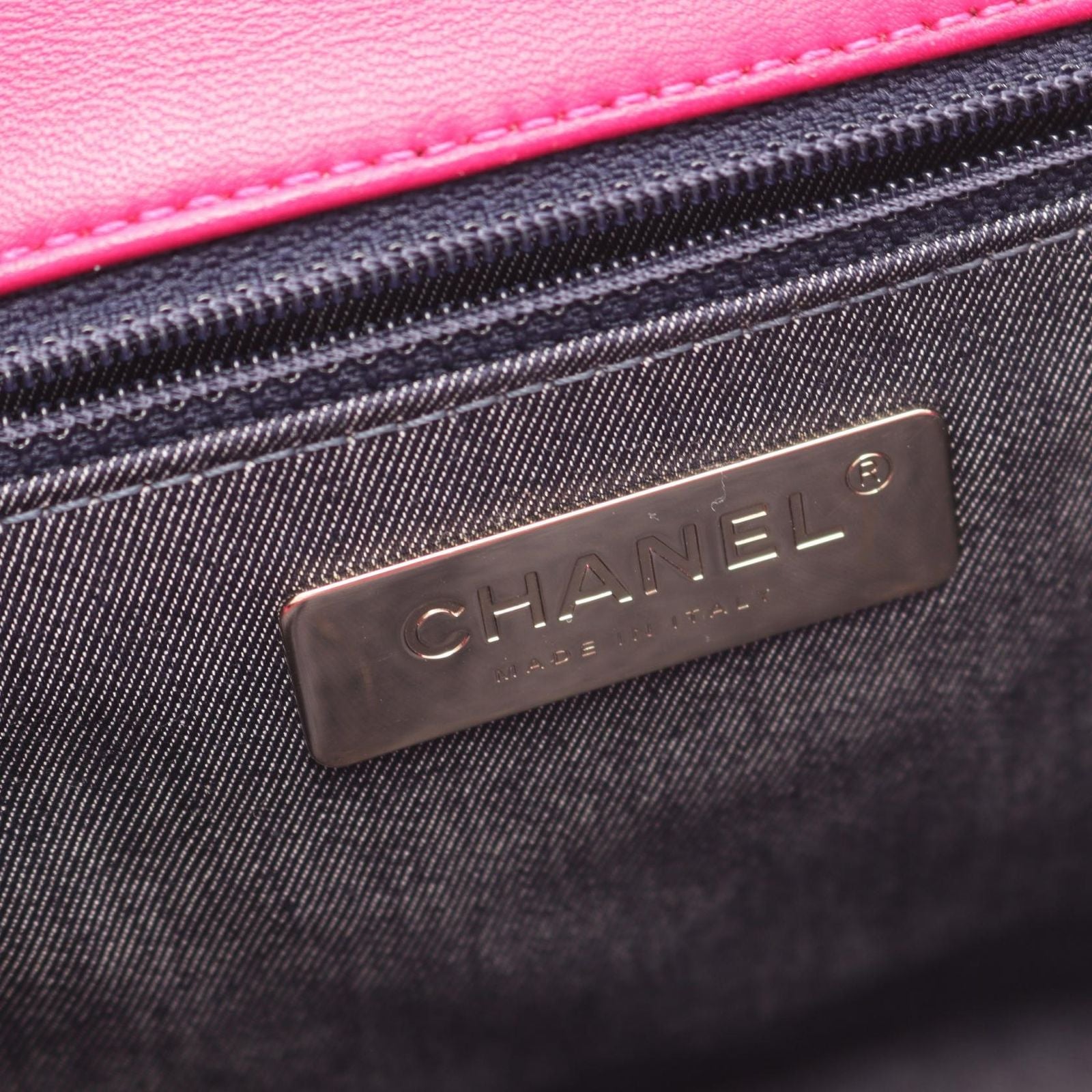 Chanel Shoulder Bag CC Logo Pink Purple Lambskin Chain — view 4