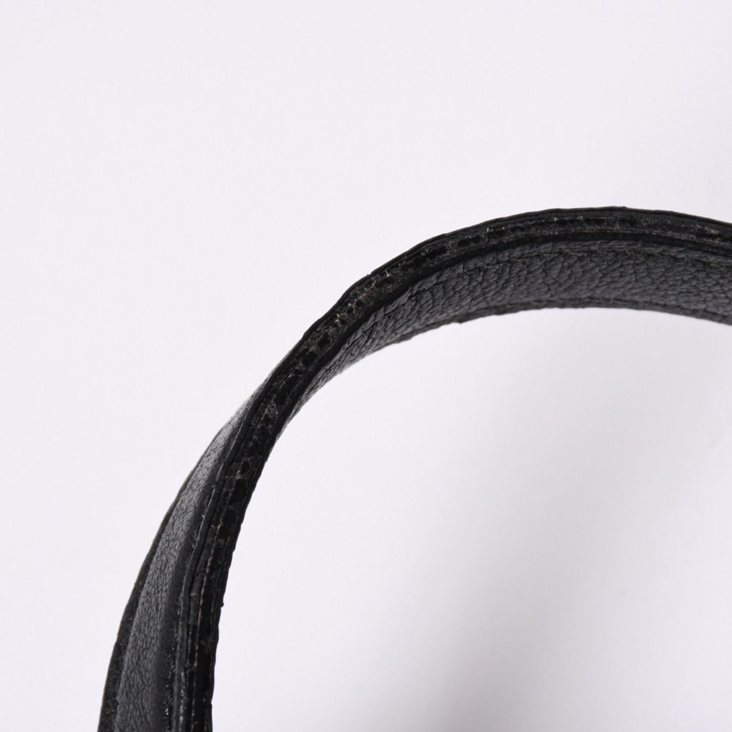 Saint Laurent Handbag Gold Ring Leather Black — view 6