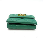 Chanel 19 Small Flap Wallet Lambskin Green — view 4