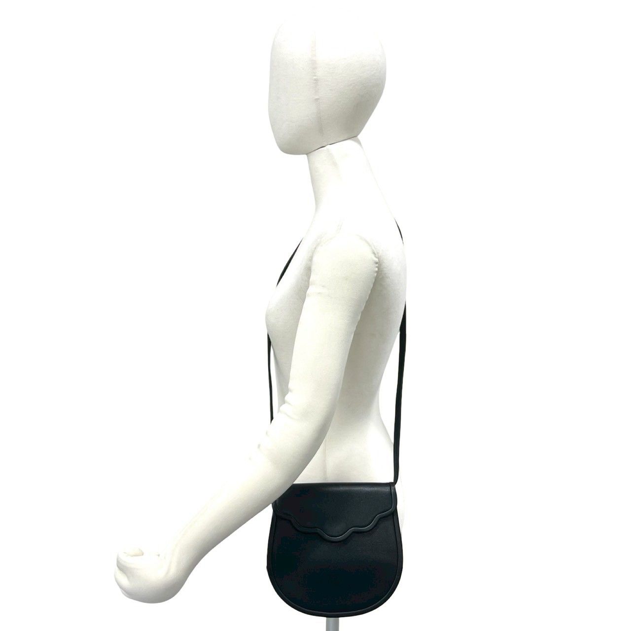 Saint Laurent Yves Vintage Scallop Leather Mini Shoulder Bag Pochette Black — view 2