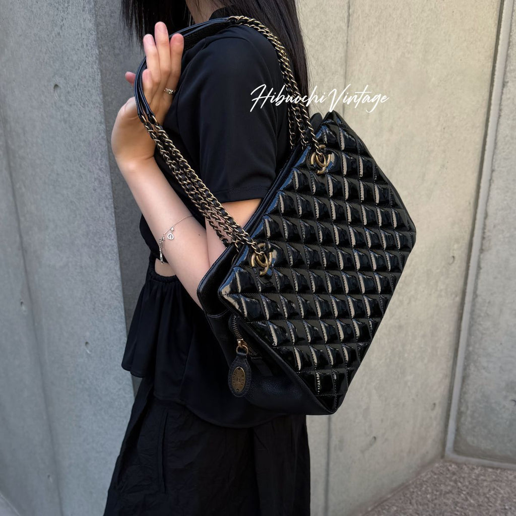 Chanel CC Logo Quilted Chain Shoulder Bag Black Enamel Vintage