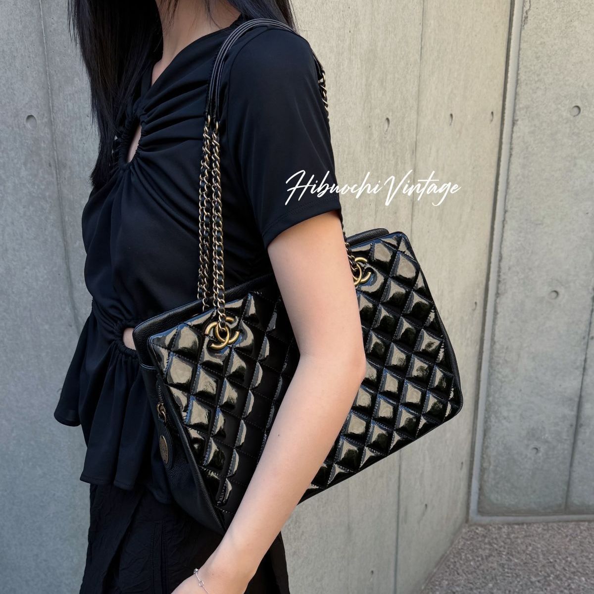 Chanel CC Logo Quilted Chain Shoulder Bag Black Enamel Vintage — view 2