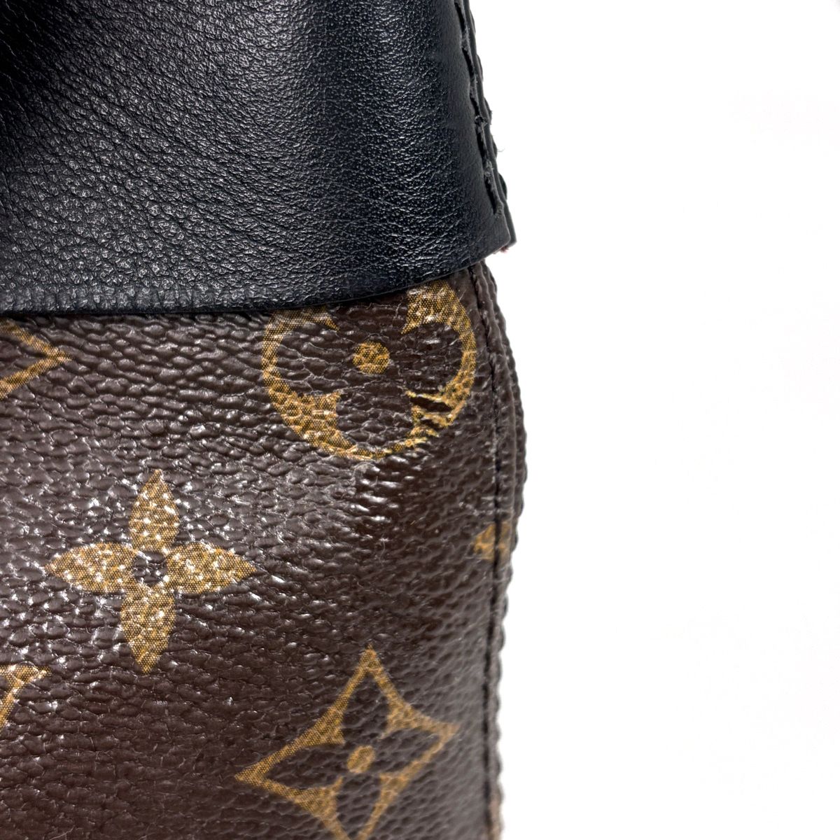 Louis Vuitton Tui Roulis Hobo Monogram Brown Noir — view 5