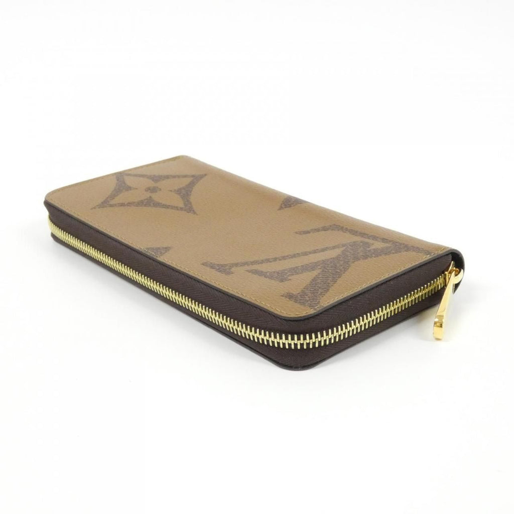 Louis Vuitton Monogram Giant Zippy Wallet — view 2