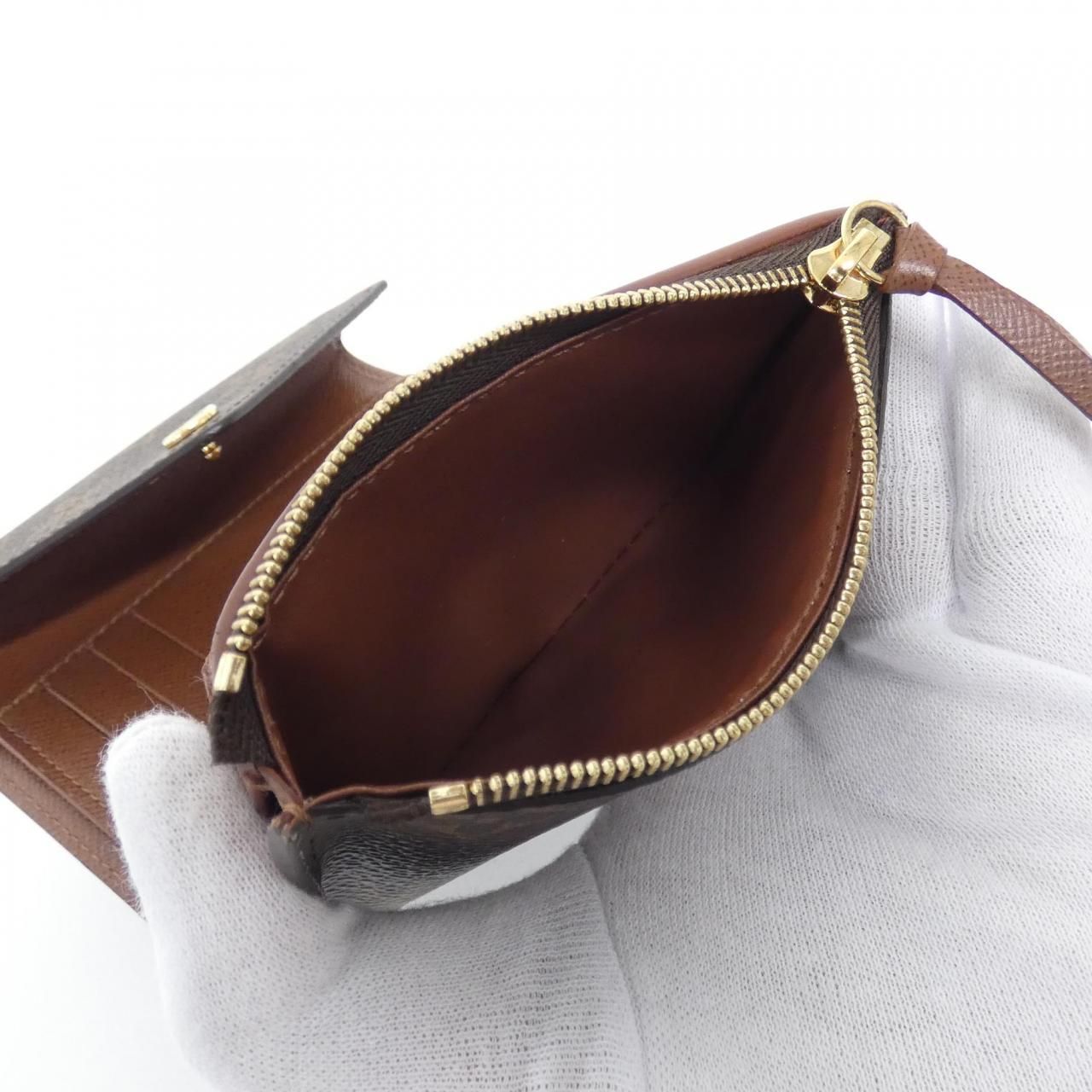 Louis Vuitton Monogram Portefeuille Victorine Wallet — view 9