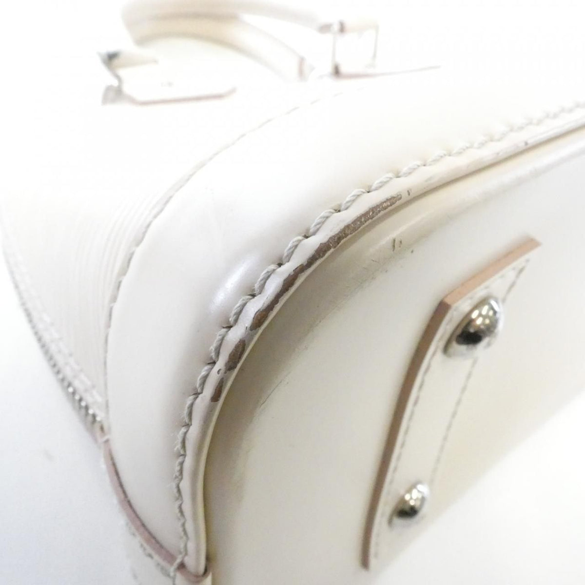 Louis Vuitton Epi Alma BB — view 3