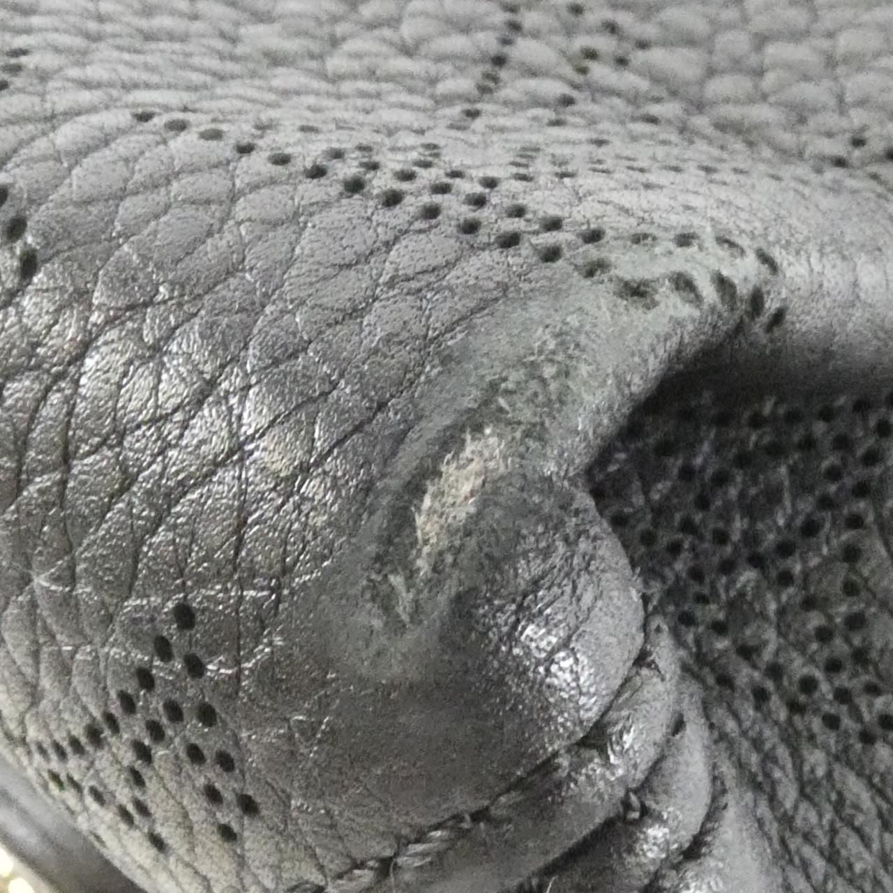 Louis Vuitton Mahina Babylon PM Shoulder — view 3