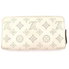 Louis Vuitton Monogram Mahina Zippy Wallet Blanc Card Case White Leather Silver — view 2