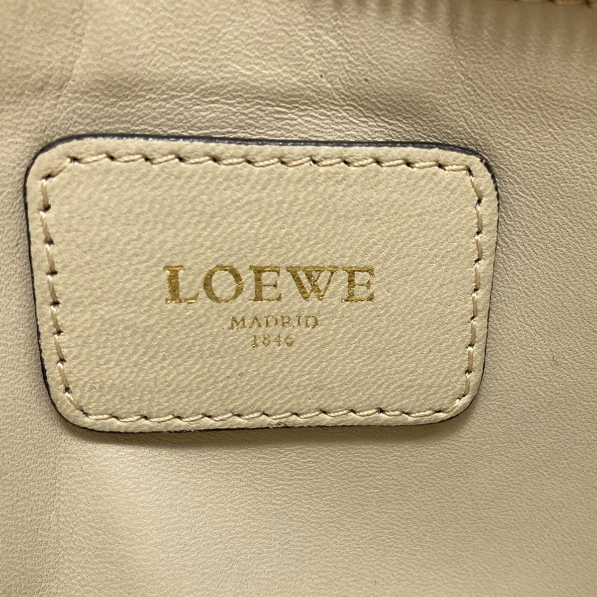 Loewe Amazona Handbag Calf — view 6