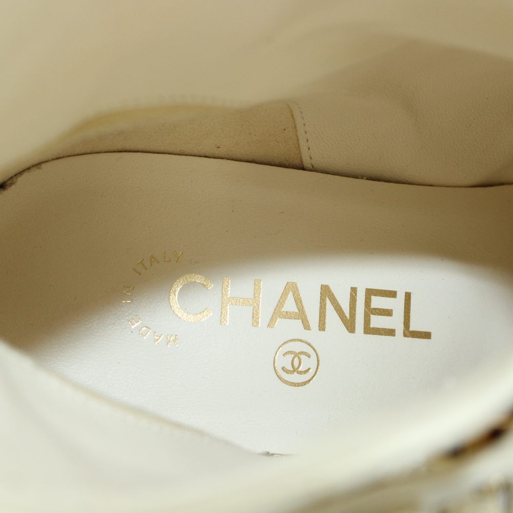 Chanel Short Boots Chunky Heels Contrast CC Logo Leather Quilted Embroidery — view 7