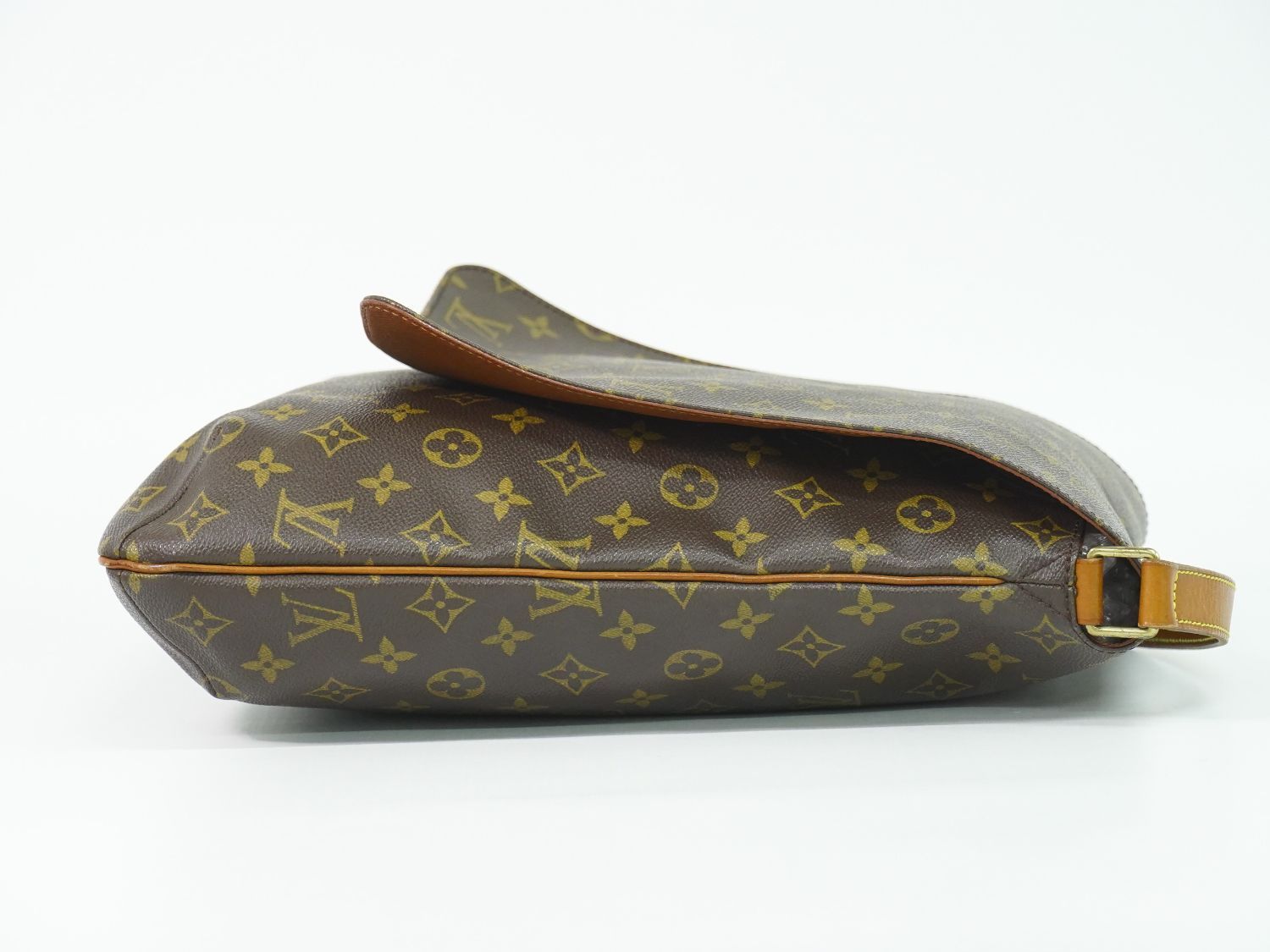 Louis Vuitton LV Musette Monogram Shoulder Bag Pochette Brown — view 4