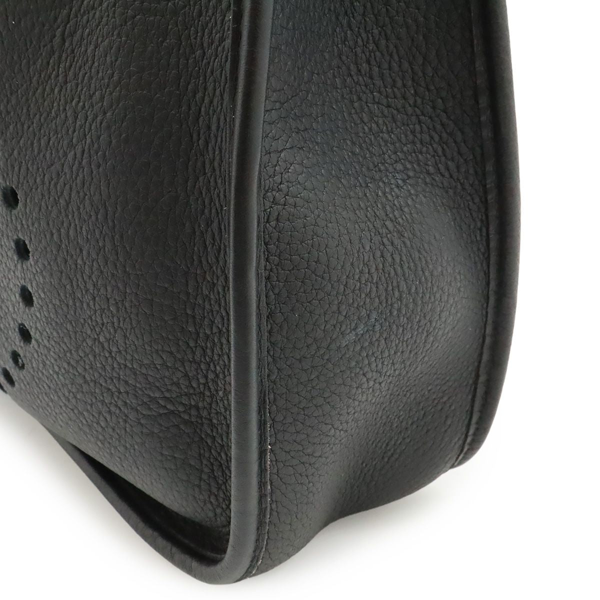 Hermes Evelyne I 1 GM Shoulder Bag Taurillon Clemence Black Gold — view 8