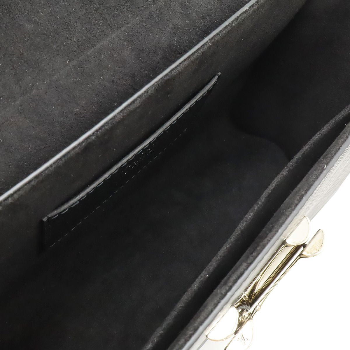 Louis Vuitton Epi Twist MM Shoulder Bag Chain Noir Black Silver Mirror Out — view 7