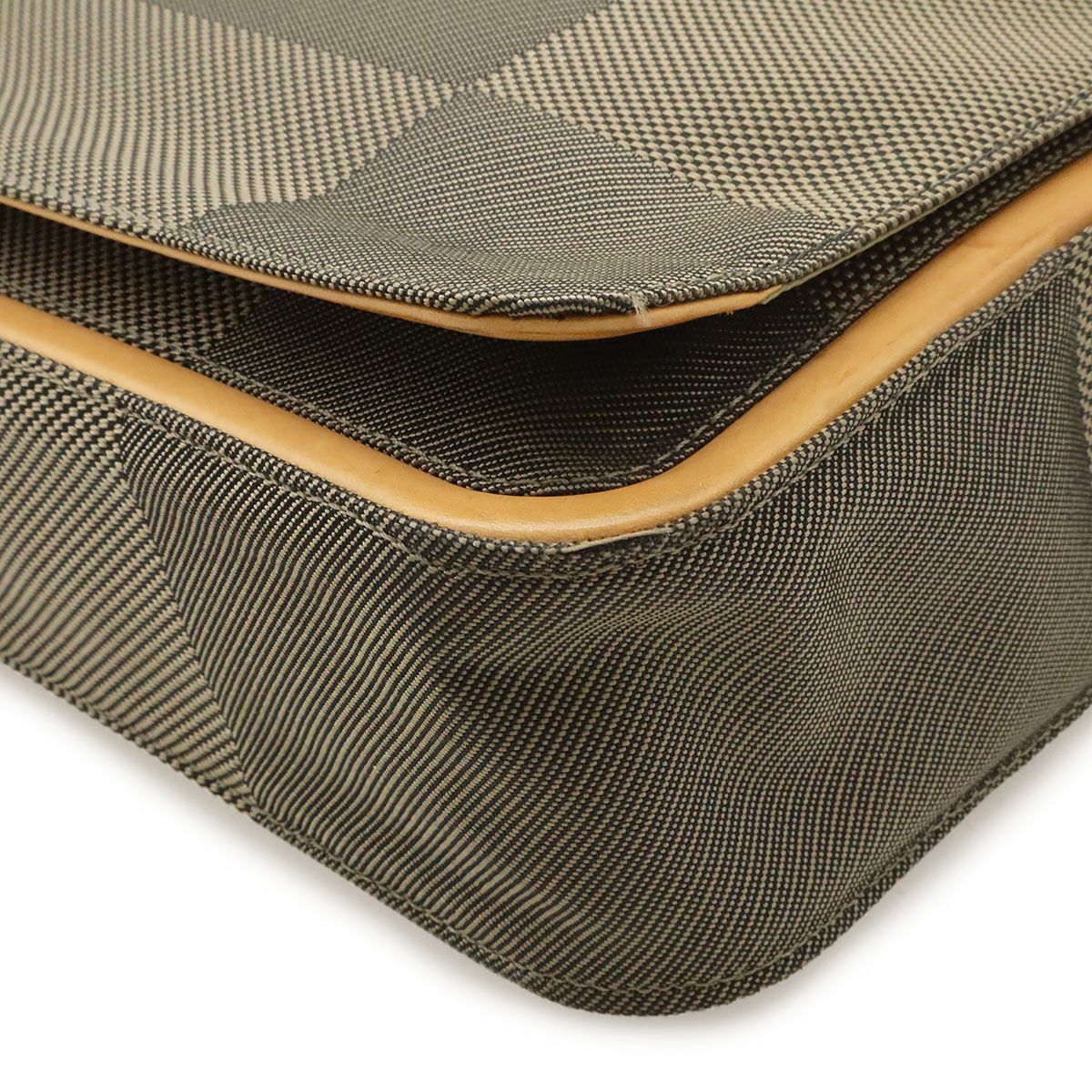 Louis Vuitton Damier Geant Messager Shoulder Bag Crossbody Tail Ella — view 3