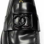 Chanel CC Logo Leather Loafers Shoes Black — view 8