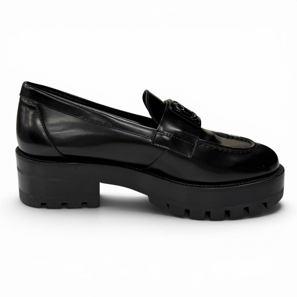 Chanel CC Logo Leather Loafers Shoes Black — view 5