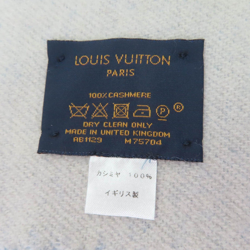 Louis Vuitton Echarpe Reykjavik Cashmere 100% Monogram Scarf Light Blue — view 6
