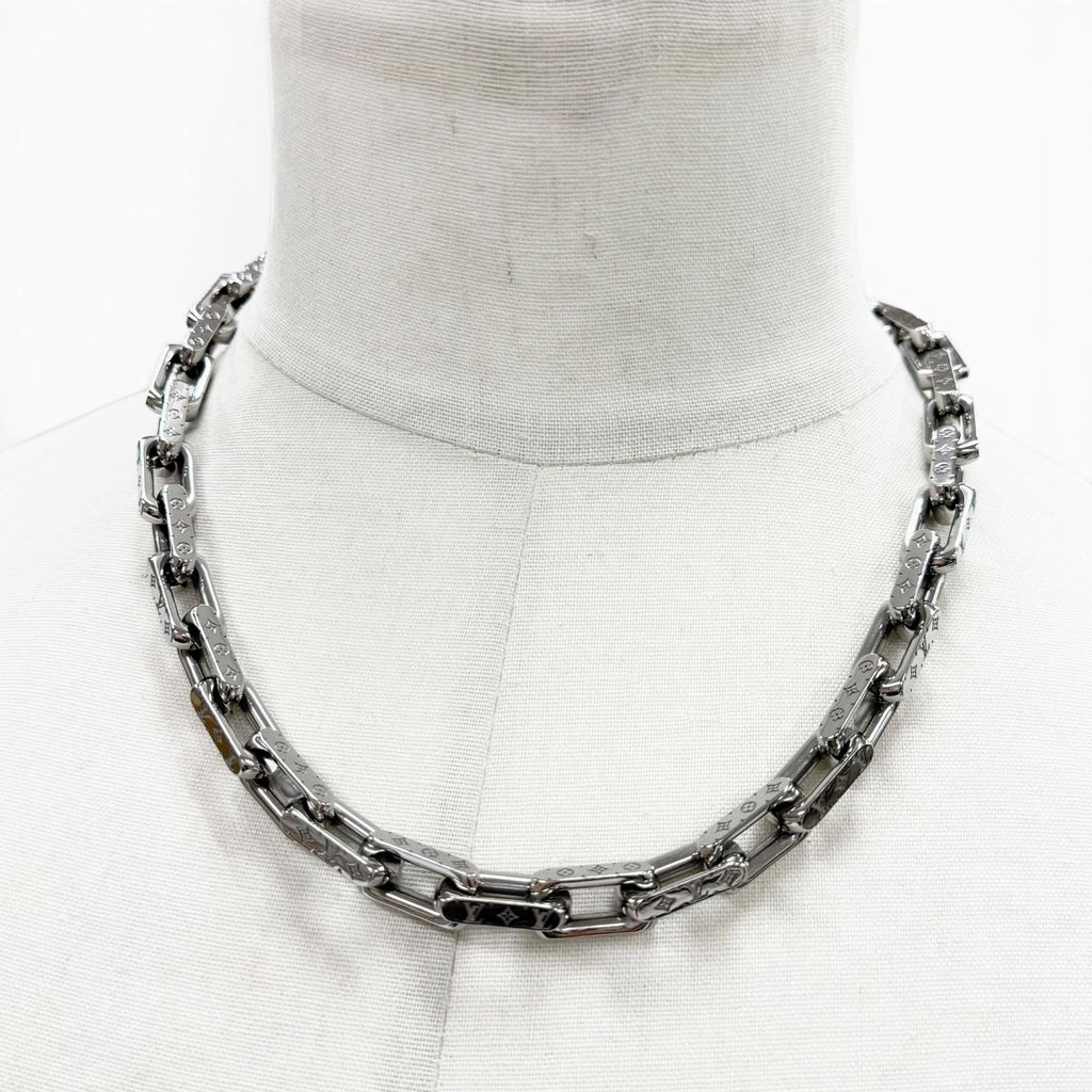 Louis Vuitton 2021 129800 Necklace — view 2