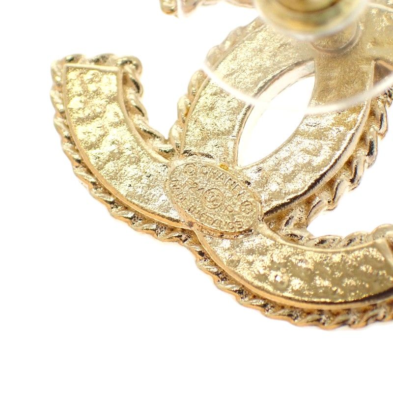 Chanel CC Logo Earrings Metal Gold Black — view 8