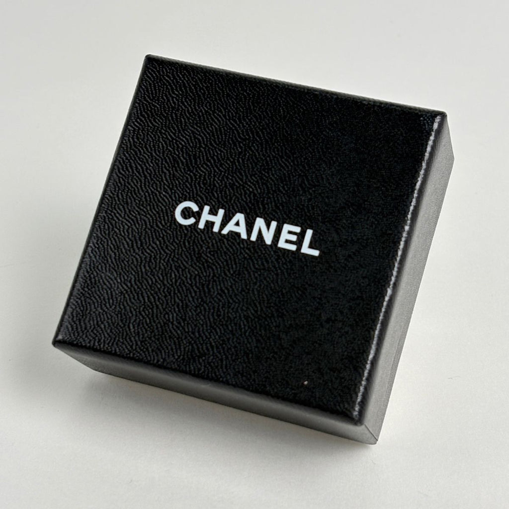 Chanel Camellia Necklace CC Logo Silver Plated — view 6