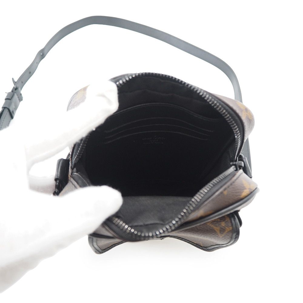 Louis Vuitton Shoulder Bag Monogram Macassar Christopher Wearable Wallet Black — view 5