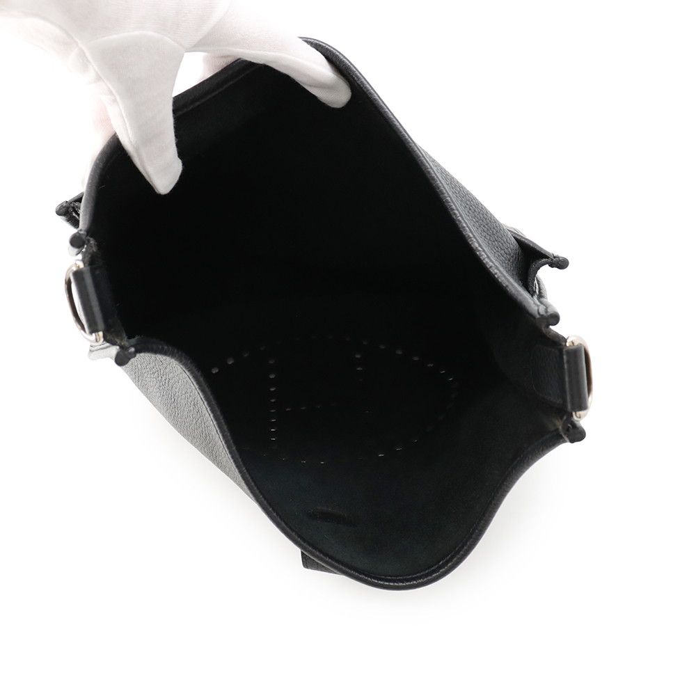 Hermes Shoulder Bag Evelyne 3 PM Black Silver Taurillon Clemence — view 5