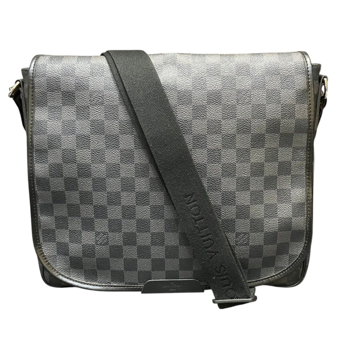 Louis Vuitton Daniel MM Damier Graphite Shoulder Bag Canvas