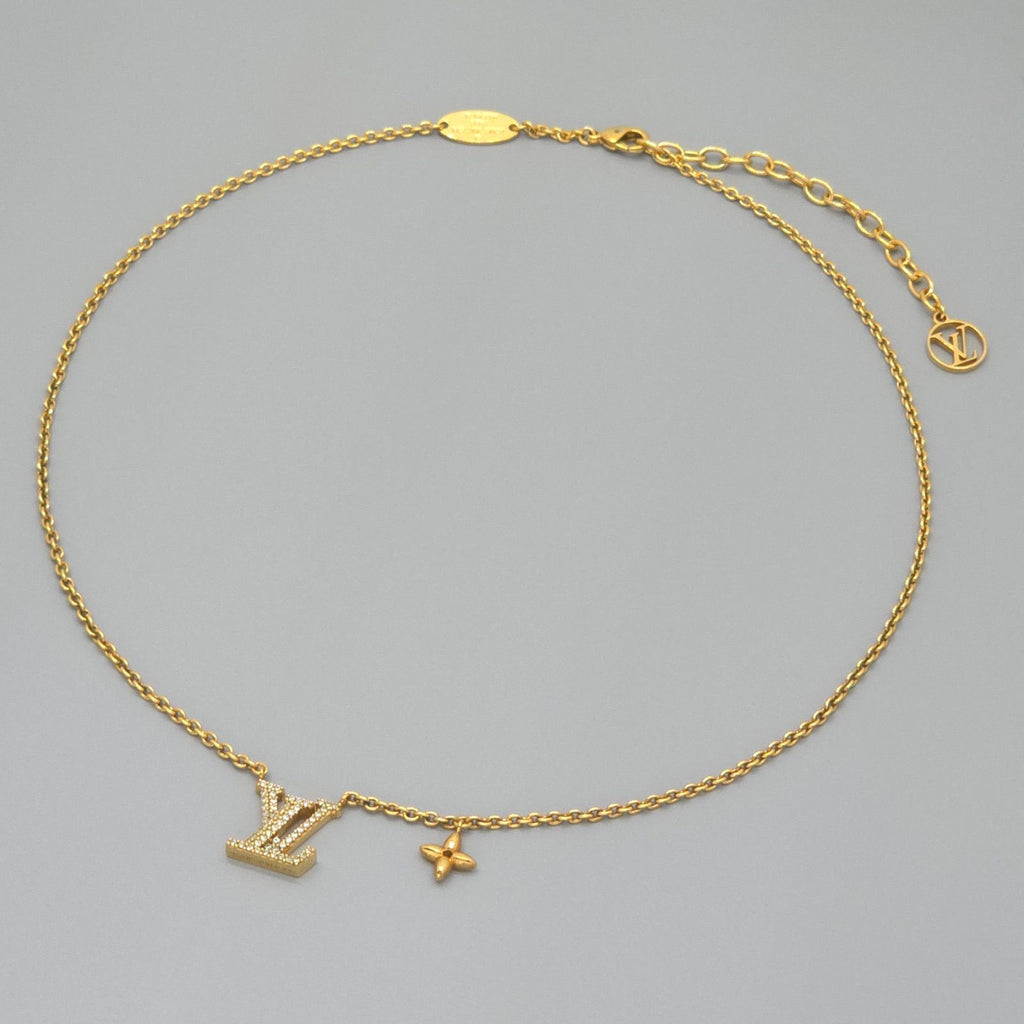 Louis Vuitton Necklace LV Iconic 39 44 cm Gold Colored Metal Strass LV Initial — view 2